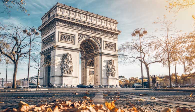 Besuchen Sie den majestätischen Arc de Triomphe von Paris