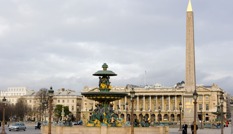 Visit the Place de la Concorde with the Big Bus