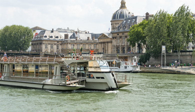 Eintrittskarte für eine Seine-Fluss-Schifffahrt in Paris