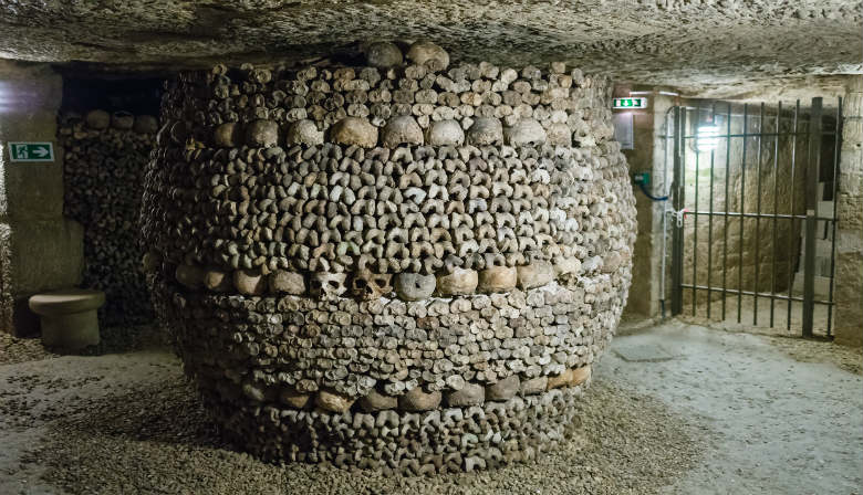 Intérieur des Catacombes de Paris