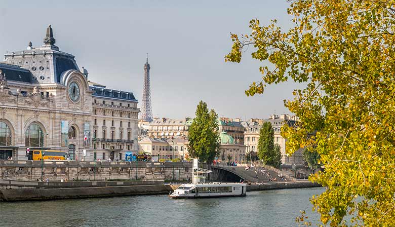 Bateau La Marina coupe file accès prioritaire