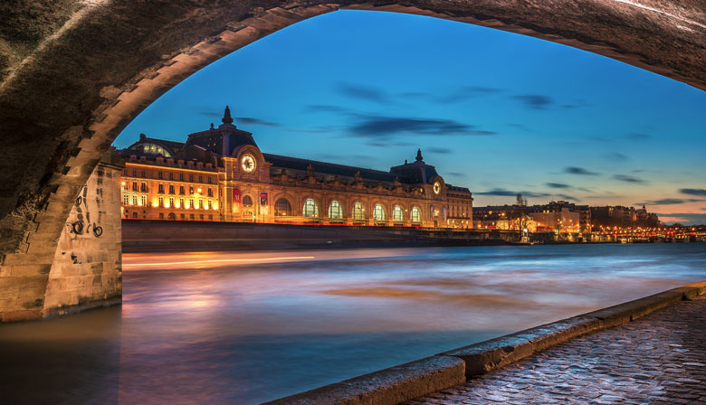 Dinner Cruise and Eiffel Tower 2nd Floor with Reserved Access