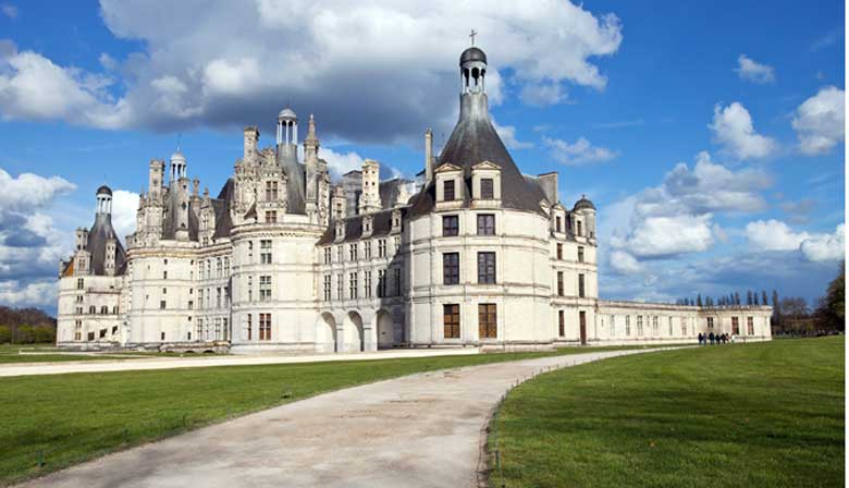 guided visit of Chambord castle with hotel departure