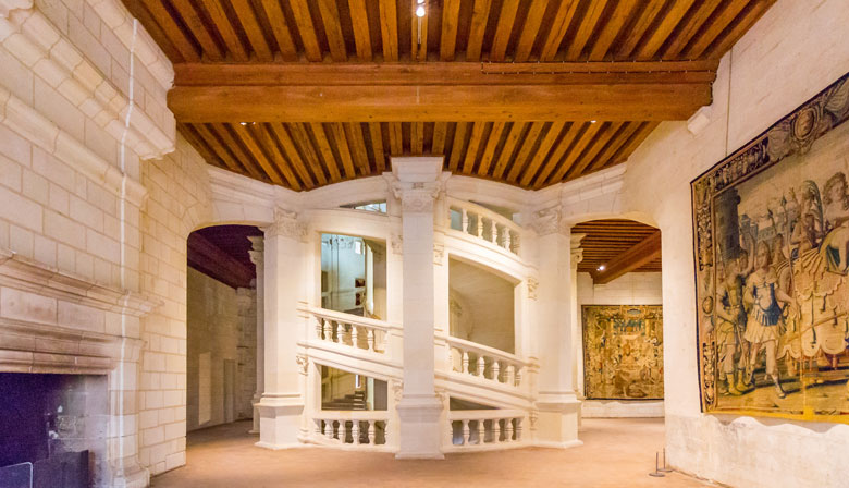 Escalier majestueux du Château de Chambord