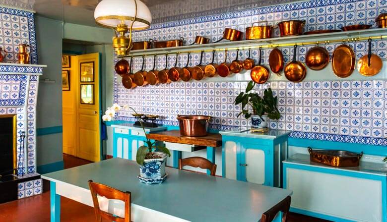 Cocina en la casa de Claude Monet en Giverny