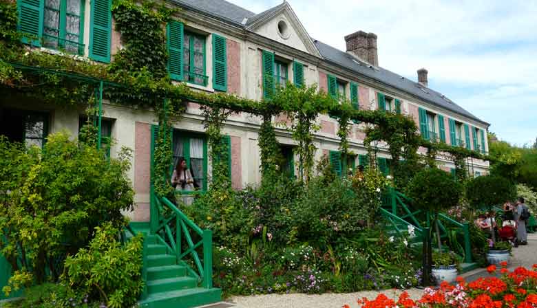 Maison de Claude Monet et jardin fleurie à Giverny