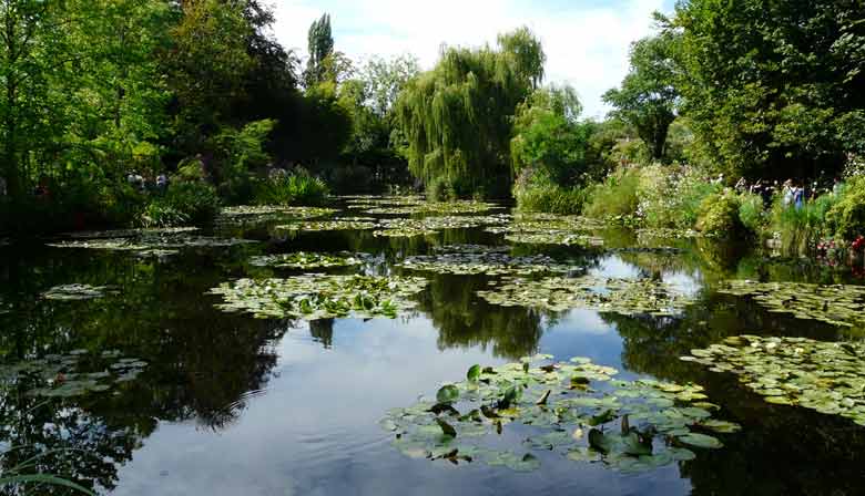 Etang de Giverny dans jardin de Claude Monet
