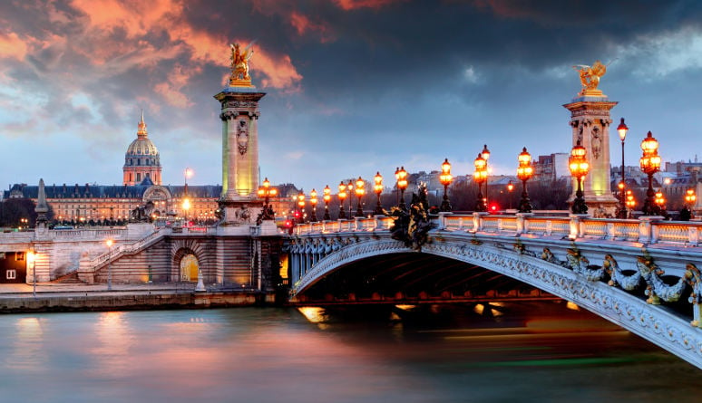 Tour de iluminação de Paris
