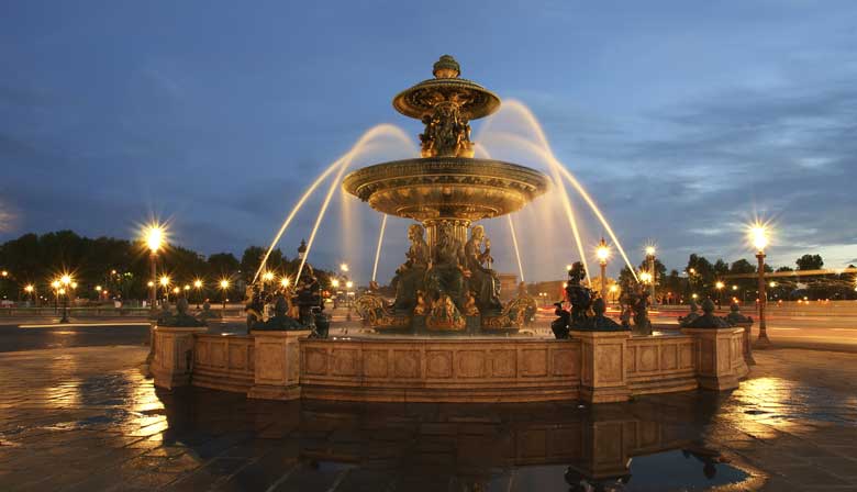 City tour de París de noche por la plaza de la Concordía