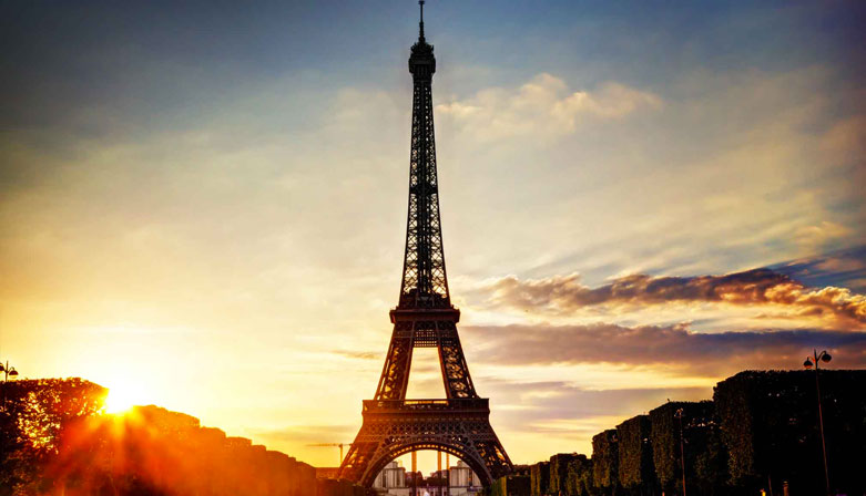 Sunset over the Eiffel Tower in Paris