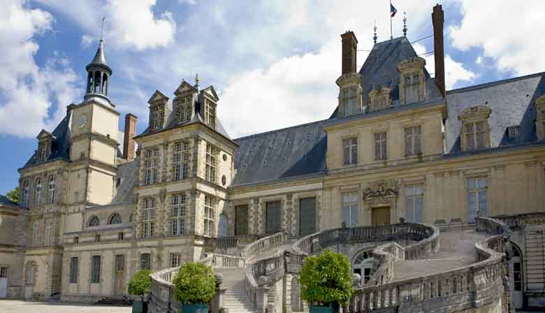 visita del castillo de Fontainebleau con el Paris Museum Pass sin cola acceso prioritario