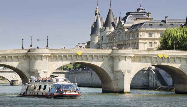 Découverte de Paris lors d'une croisière coupe file accès prioritaire