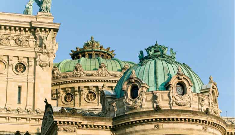 Descubierta de la arquitectura de la Opera Garnier en París