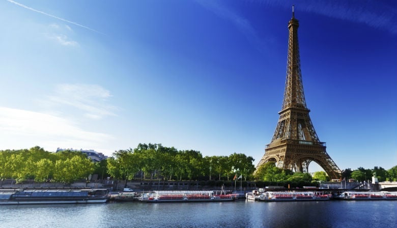 Magnifíca vista de la Torre Eiffel