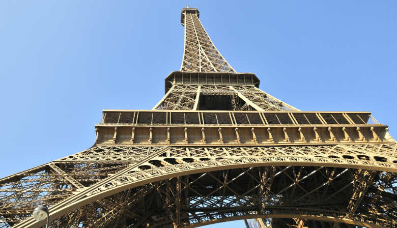 Skip-the-line Ticket zum Eiffelturm bei Nacht