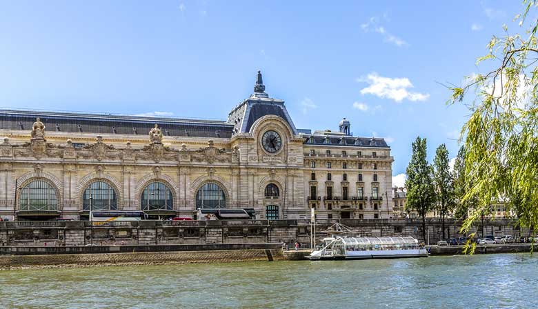 paris museum pass bus tour