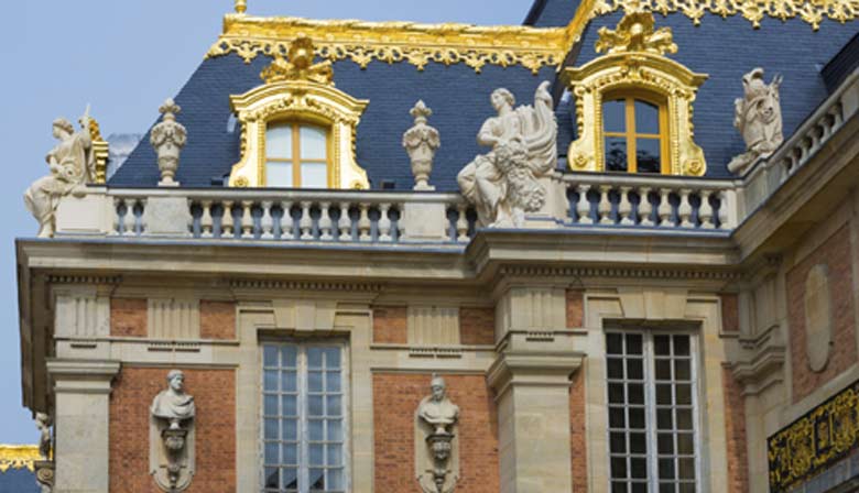 凡尔赛宫的镜厅导游陪同参观