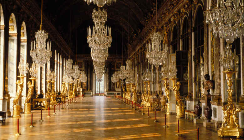 Full Day Guided Tour of the Palace of Versailles from Disneyland Paris in a Small Group