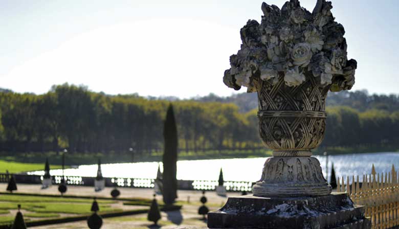 Vista panorâmico do jardim de Versailles desde o palácio