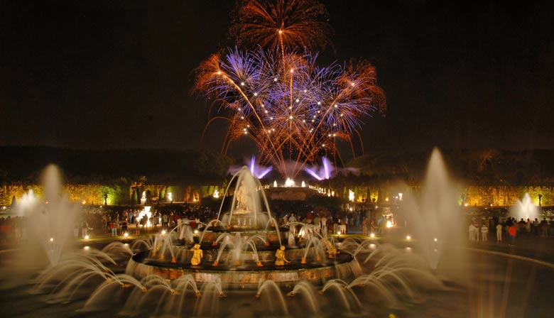 Koniglicher Abend In Versailles Spiegelgalerie Grosse Nachtliche Wasserspiele Pariscityvision