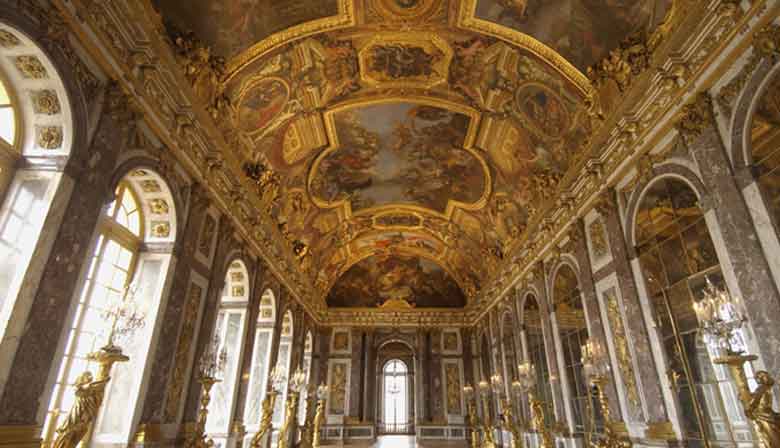 Visita da Galeria dos Espelhos no palácio de Versailles