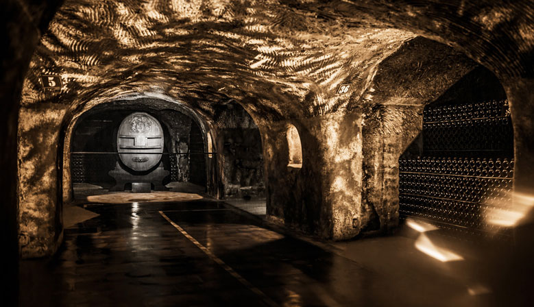 mumm champagne cellar tour