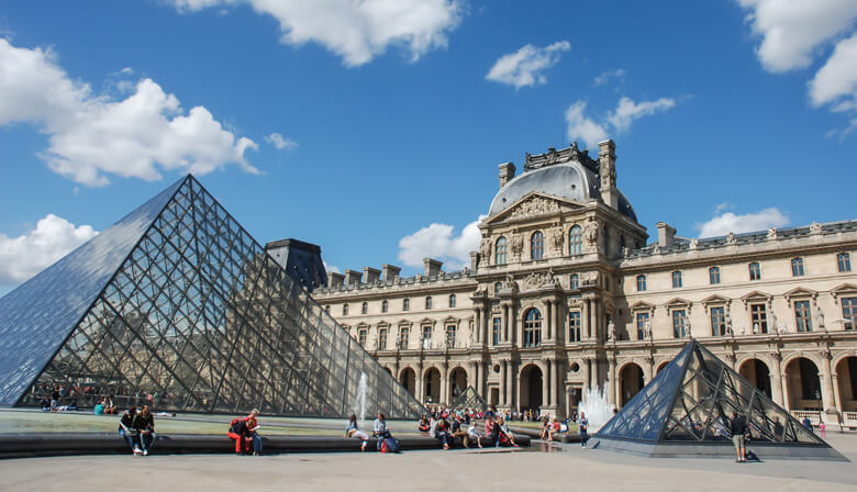 louvre tour paris