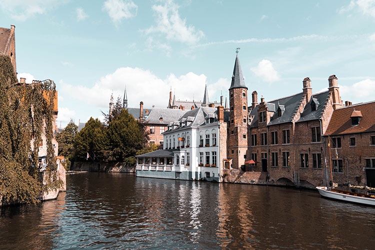 All day guided private Bruges tour from Paris (1-7)