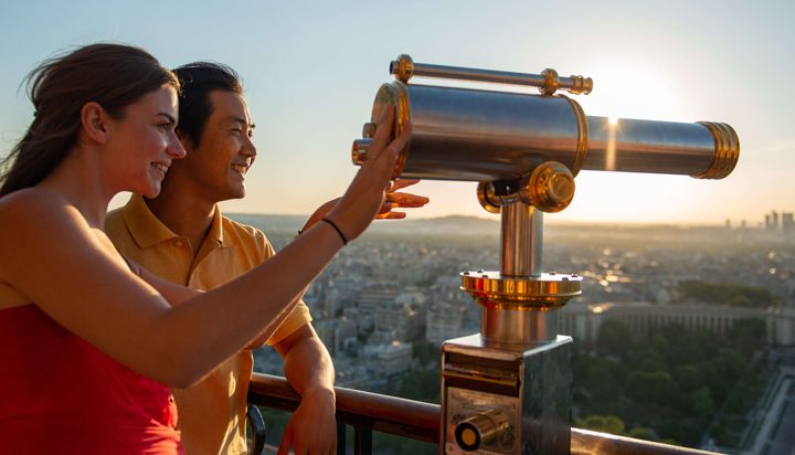 Vue du 2ème étage de la Tour Eiffel coupe file accès prioritaire