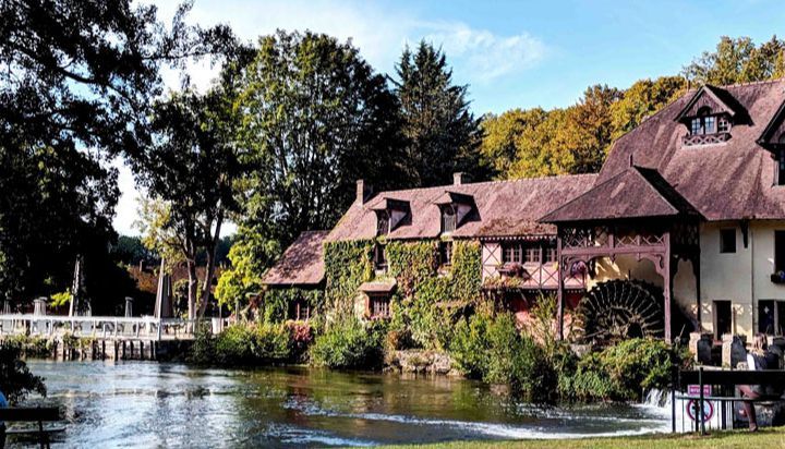 Lunch in the Moulin de Fourges restaurant skip the line priority access