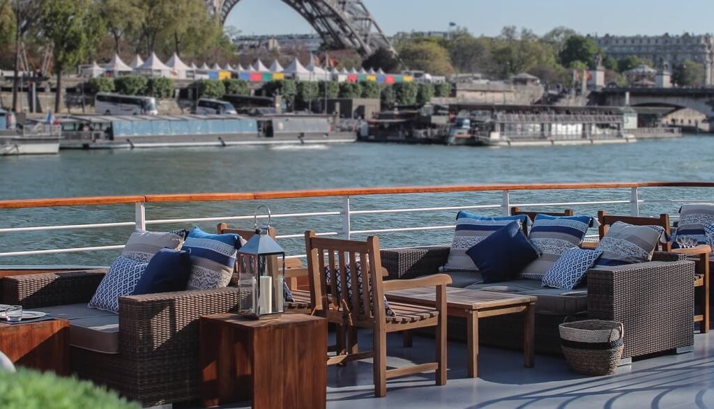 Eiffel Tower dinner and lunch : prices and tickets - PARISCityVISION