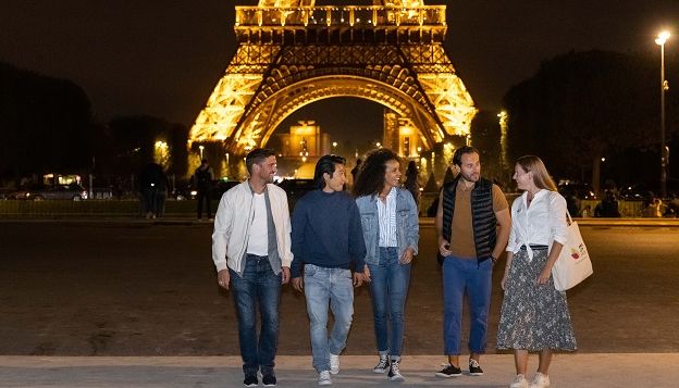 エッフェル塔レストラン「マダム・ブラッスリー」でのディナー(予約入場可)