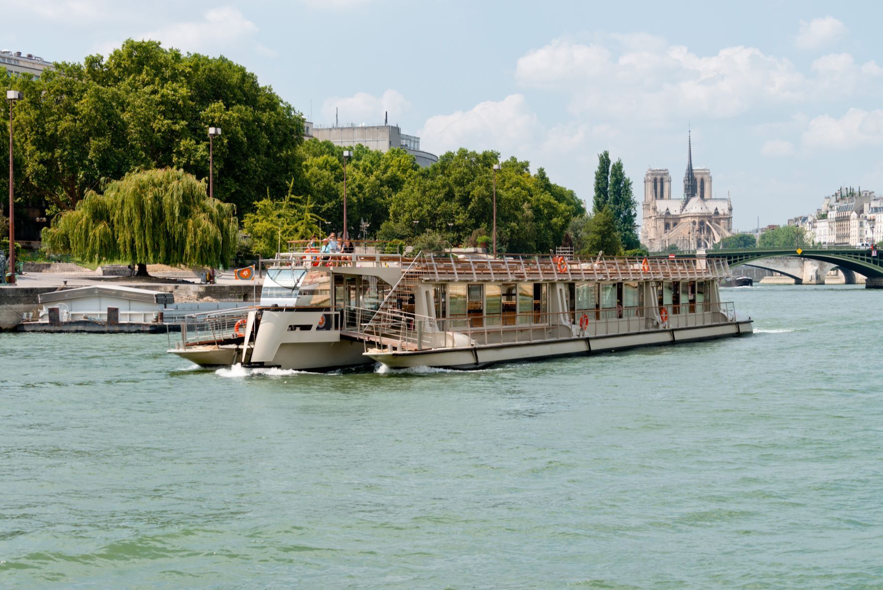 tourist boat paris seine