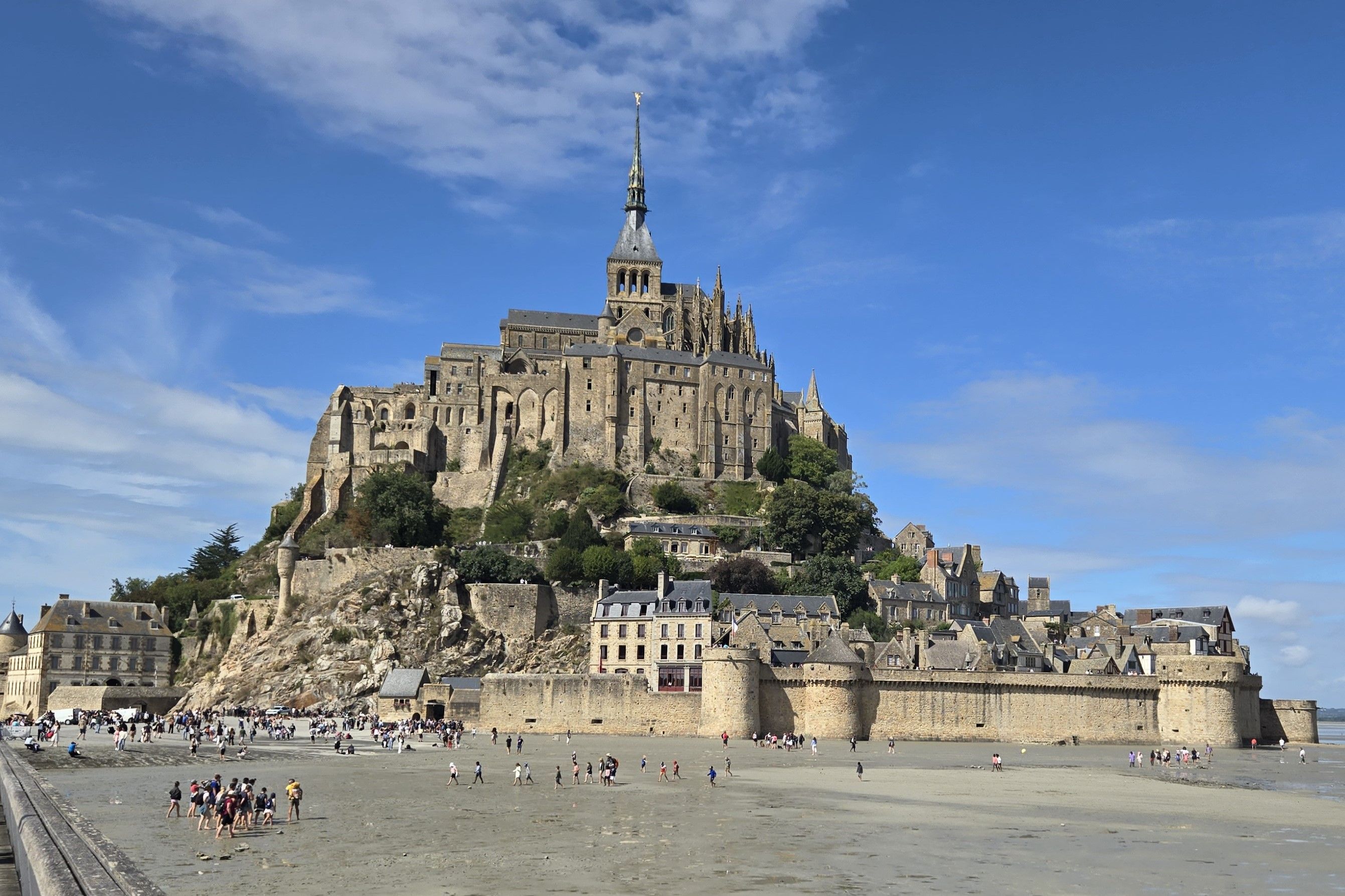 Audio Guided Tour to Mont Saint-Michel Day Trip from Paris with transportation