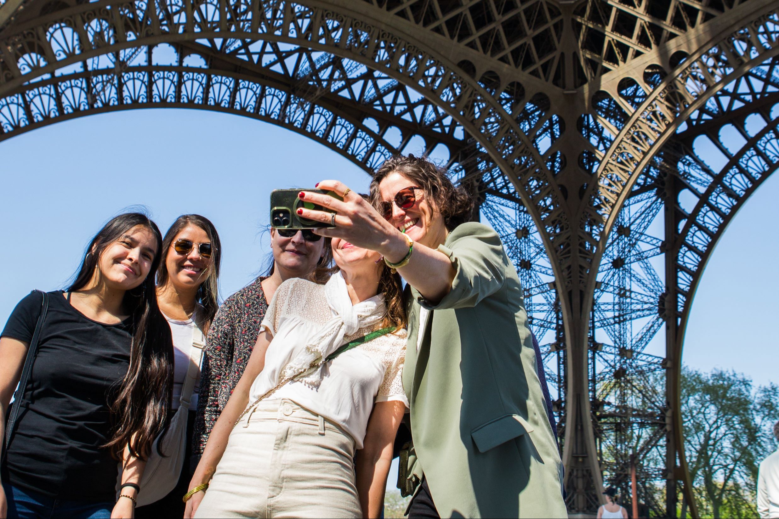 参观埃菲尔铁塔2楼