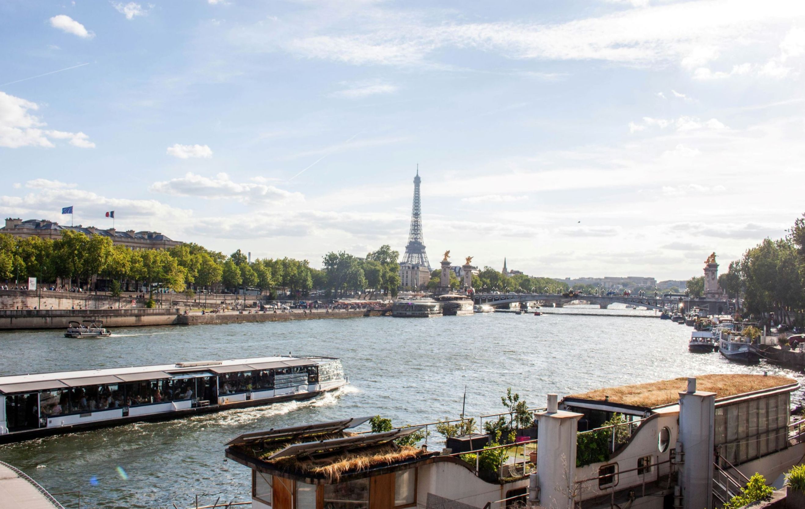 Desfrute de um agradável cruzeiro do Sena em Paris salto de fila bilhete sem fila